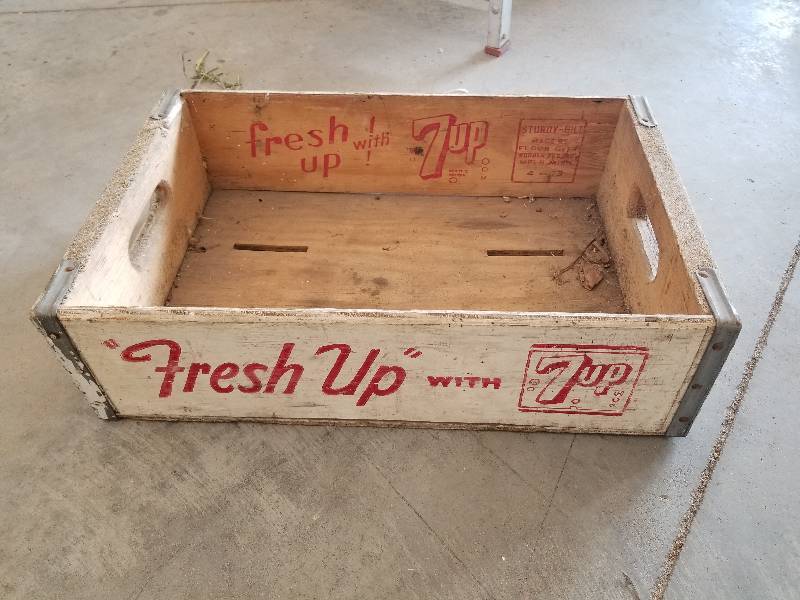 lot 58 image: Vintage Wood 7-Up Crate