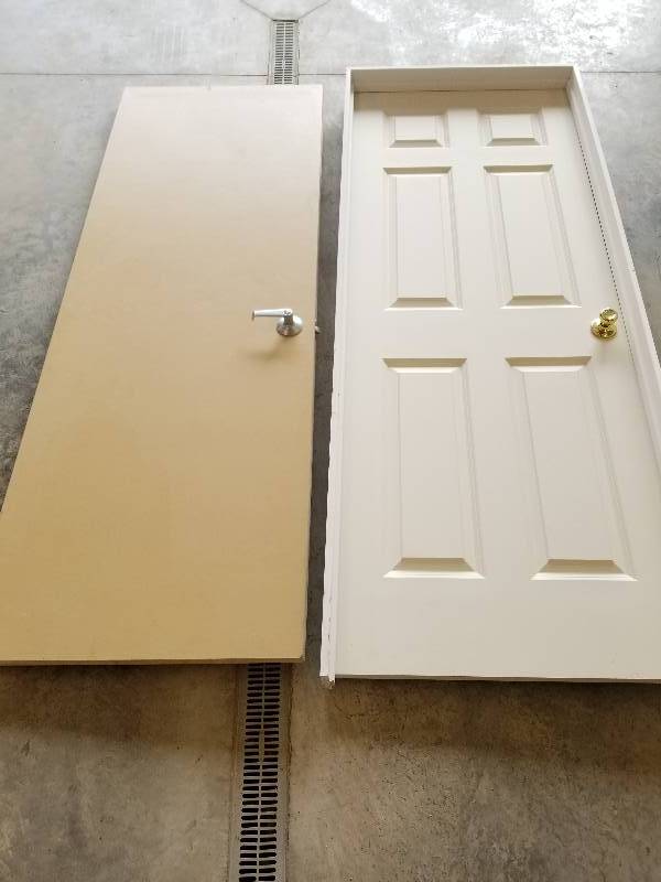 lot 63 image: Lot - Doors, 80x30, 79x28