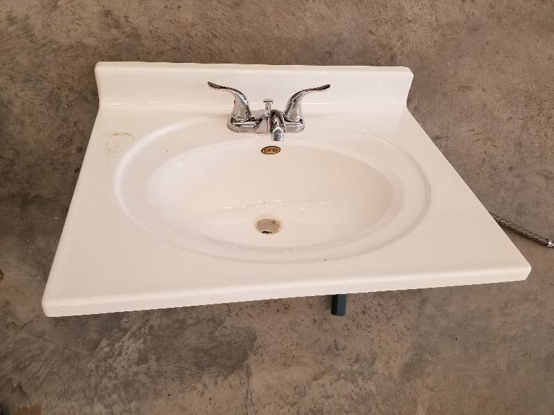 lot 68 image: Imperial Porcelain Sink with Faucet, 25x19.5