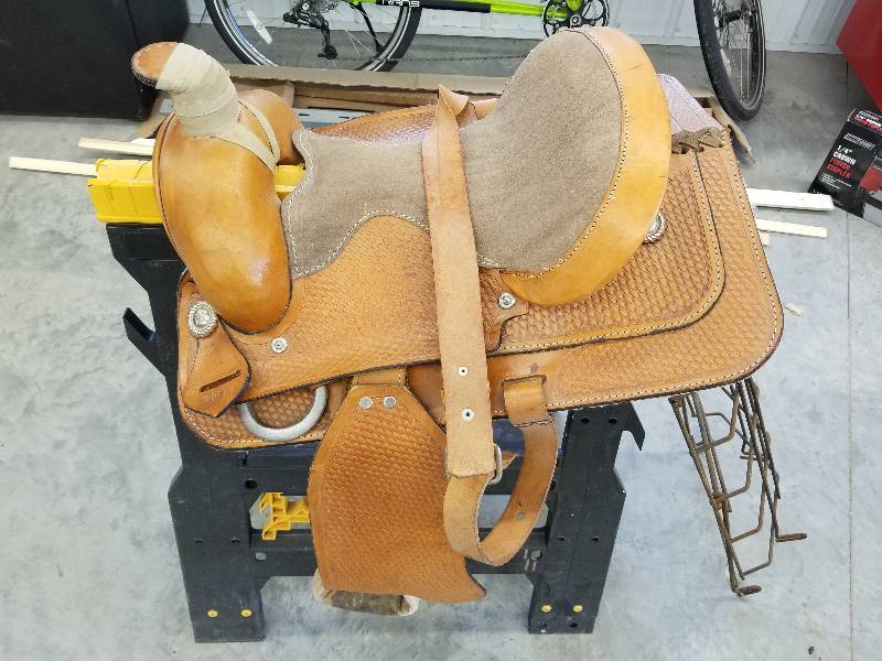 lot 74 image: Leather Saddle, 15, 5.56 Gullick, With Metal  Saddle Stand