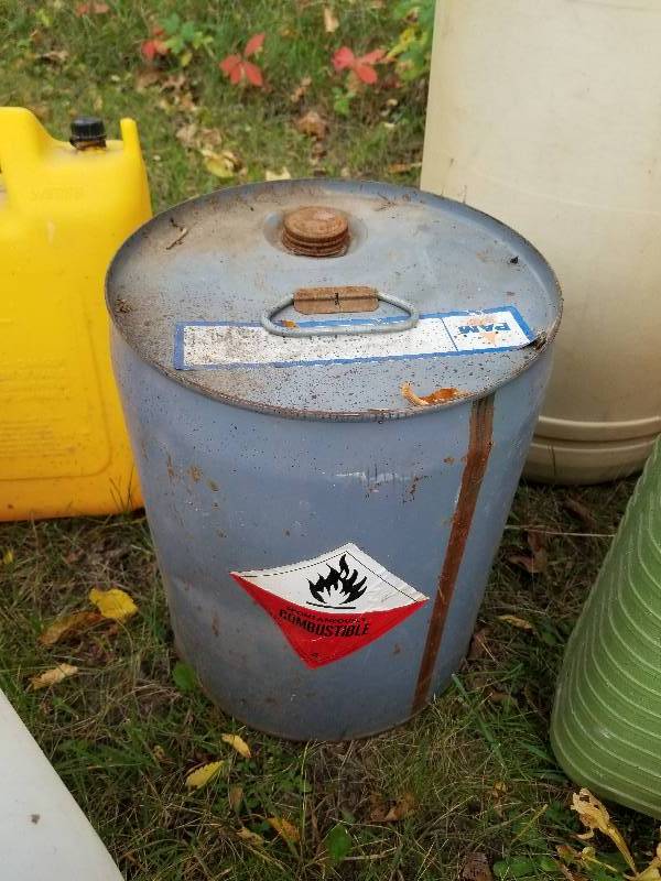 lot 82 image: Lot - Misc Gas Cans & Containers