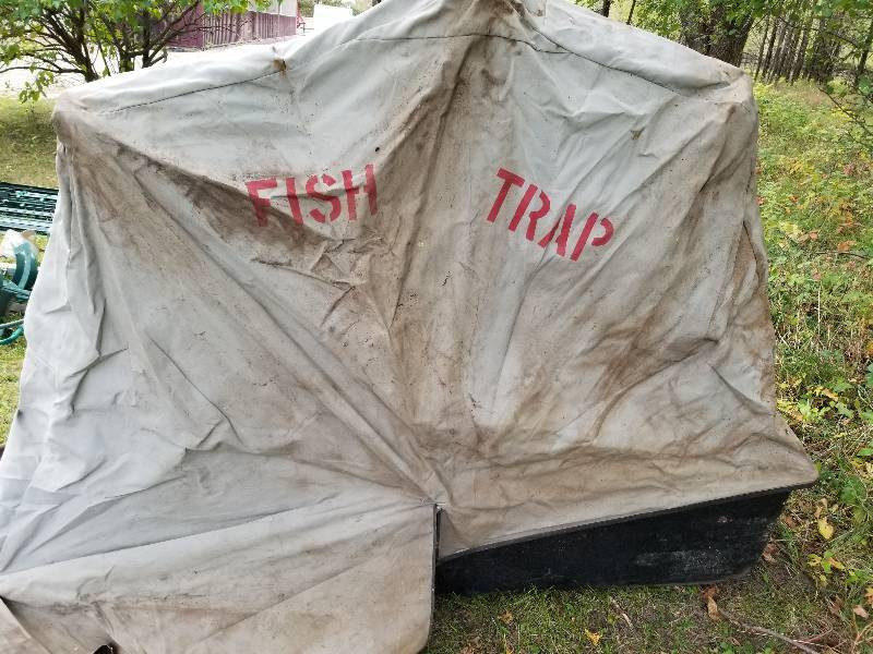 lot 84 image: Portable Fish Trap 1-Man Flip Up Fish House