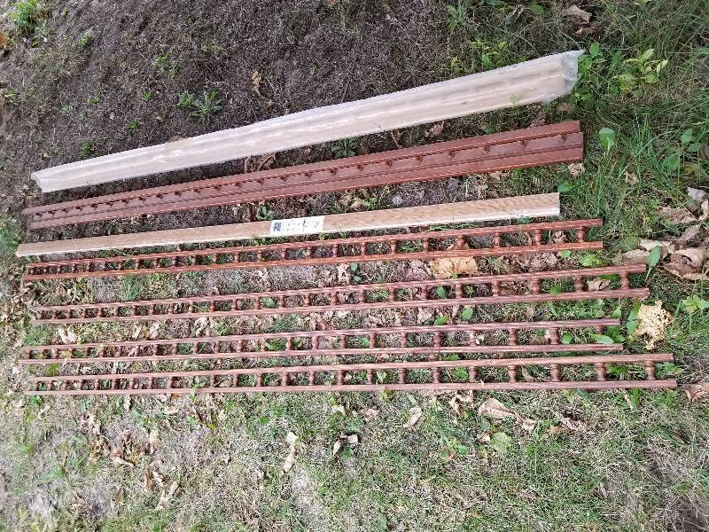 lot 105 image: Lot -Misc Plate Rails, Rails, Trim, Mostly 6FT