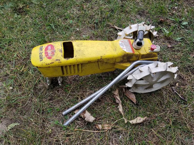 lot 112 image: Nelson Metal Tractor Lawn Sprinkler