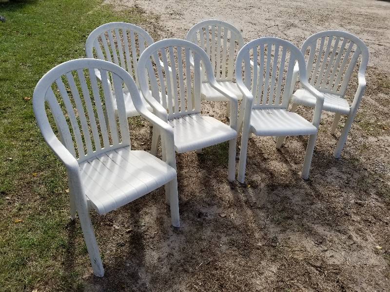 lot 130 image: Lot - (6) GROSFILEX Commercial Grade Patio Outdoor Chairs
