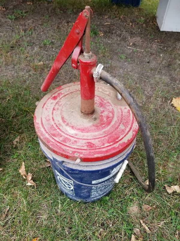 lot 108 image: Lube Pump