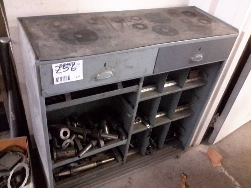 lot 256 image: Industrial Gear maker cabinet
