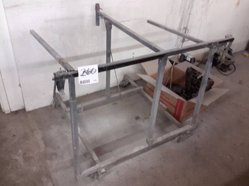 lot 260 image: Parts painting bench for hoods