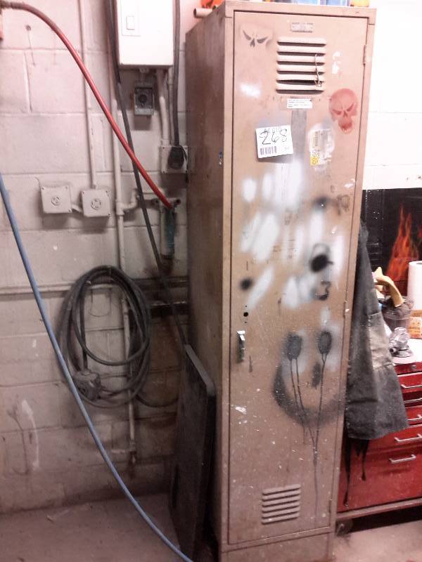 lot 268 image: Single Industrial Locker