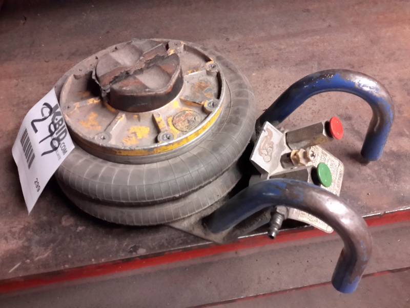lot 299 image: Selson Air Bag Jack