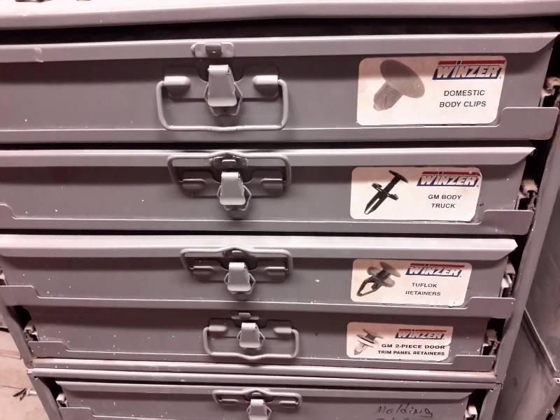 lot 305 image: 4 Drawer Fastener Cabinet