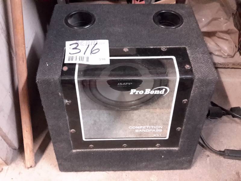 lot 316 image: Single Sub Woofer w cabinet