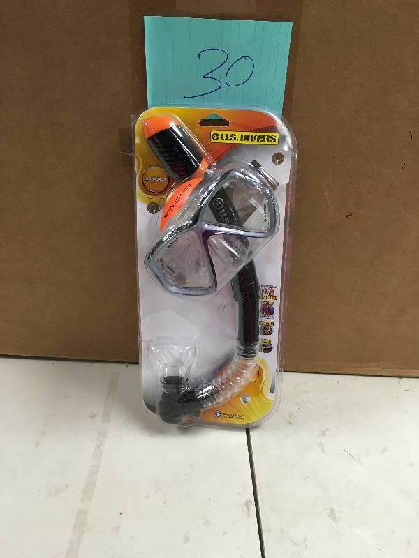 lot 30 image: U.S. Divers Adult Mask & Snorkel Set w Dry Top,Purge,whistle NIB 200464MA new in box