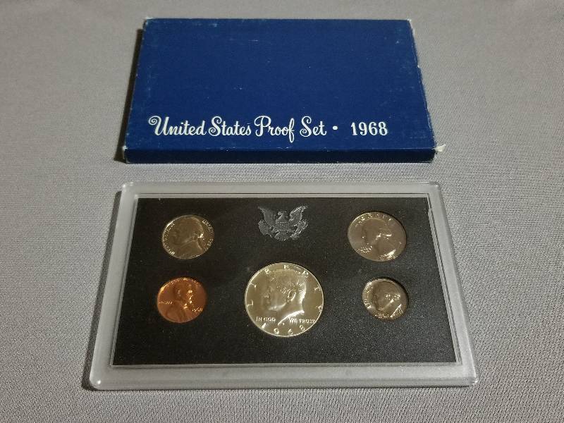 lot 13 image: 1968 US Mint Proof Set