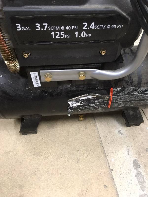 Husky 3 Gal Compressor used in very good condition