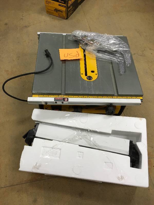 Dewalt 15 Amp 10 in. Compact Job Site Table Saw with Site-Pro Modular Guarding System used in working condition