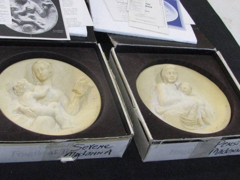 lot 5 image: Bradford Exchange Plates