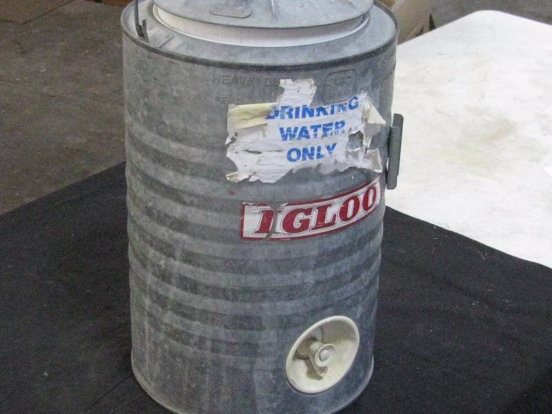 lot 13 image: Igloo Water Cooler