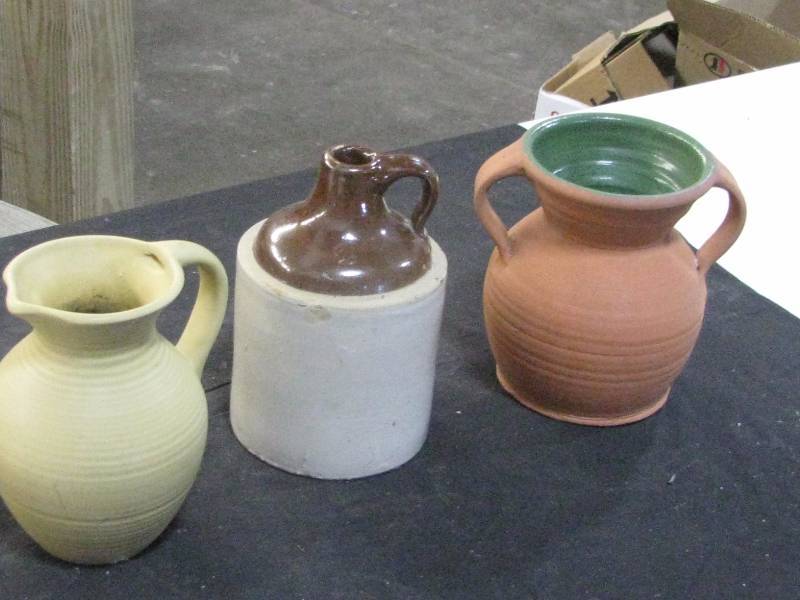 lot 56 image: Pottery