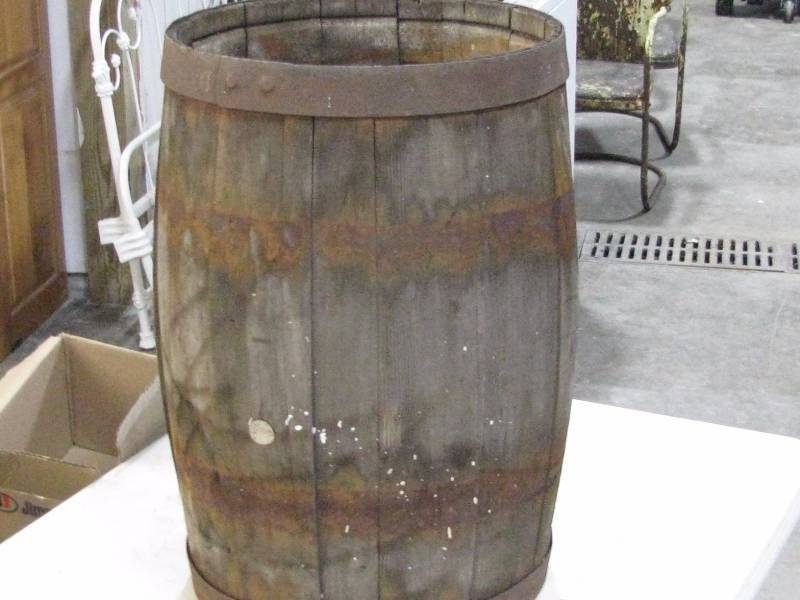 lot 57 image: Nail Keg