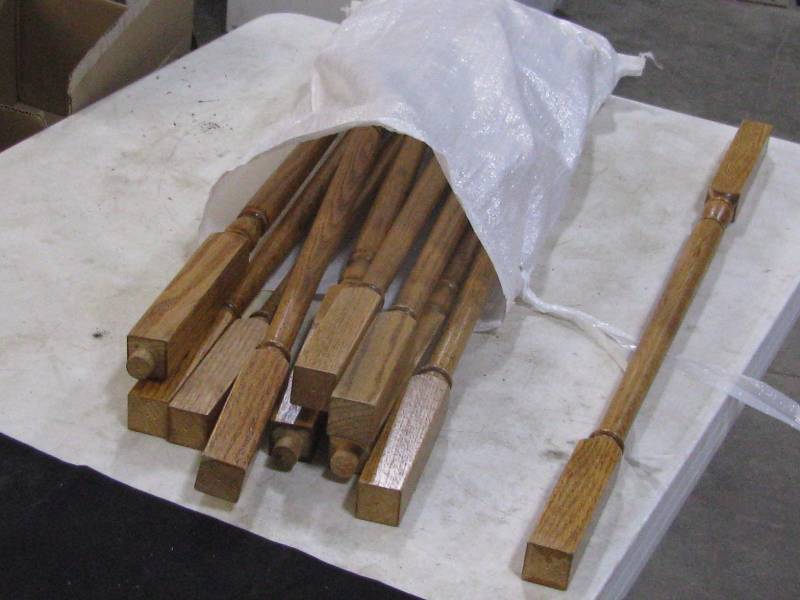 lot 58 image: Oak Banister Spindles