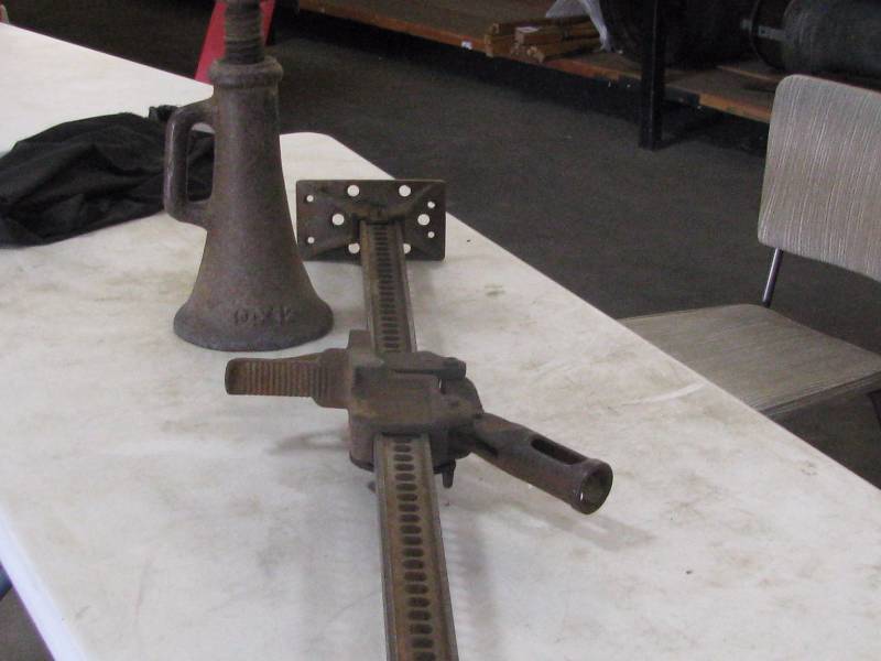 lot 76 image: Jacks