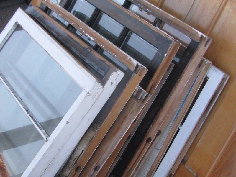 lot 81 image: Windows
