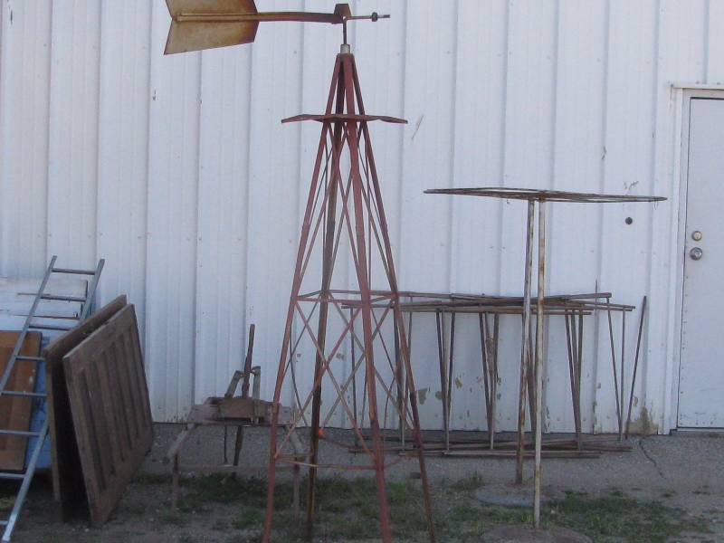 lot 88 image: Yard Windmill