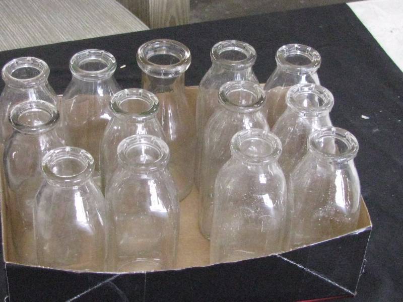 lot 106 image: Milk Bottles