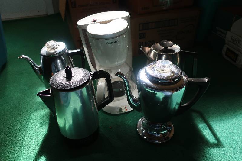 COFFEE MAKER AND PECULATORS