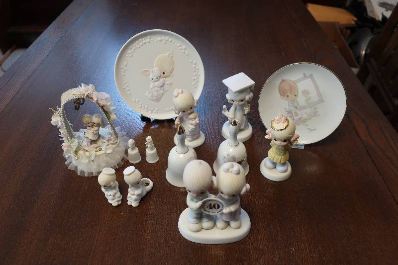 PRECIOUS MOMENTS FIGURINES