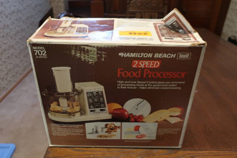 HAMILTON BEACH FOOD PROCESSOR IN BOX