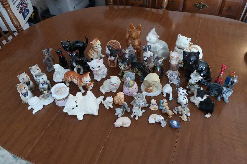 CAT FIGURINESSTATUES