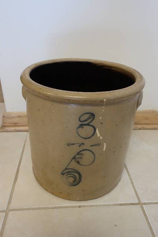 VINTAGE CROCK