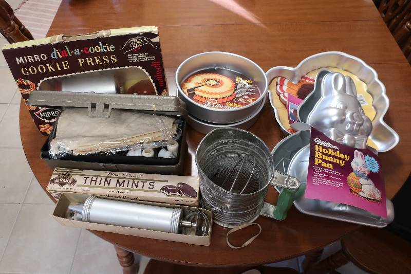 BAKING LOT