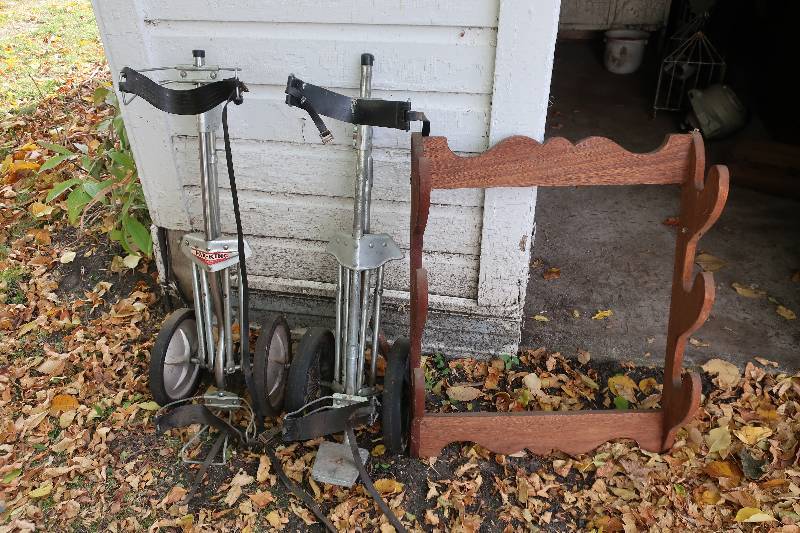 GOLF CLUB CADDIES GUN RACK