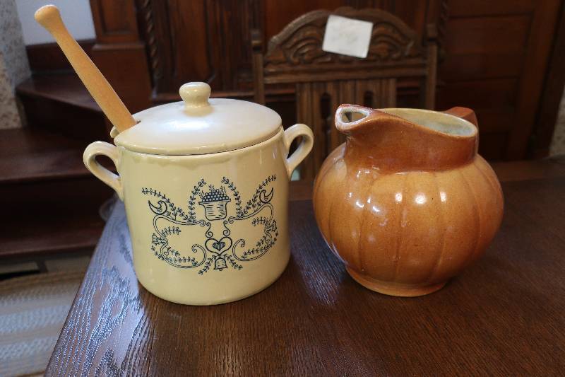 STONEWARE PITCHER AND CROCK