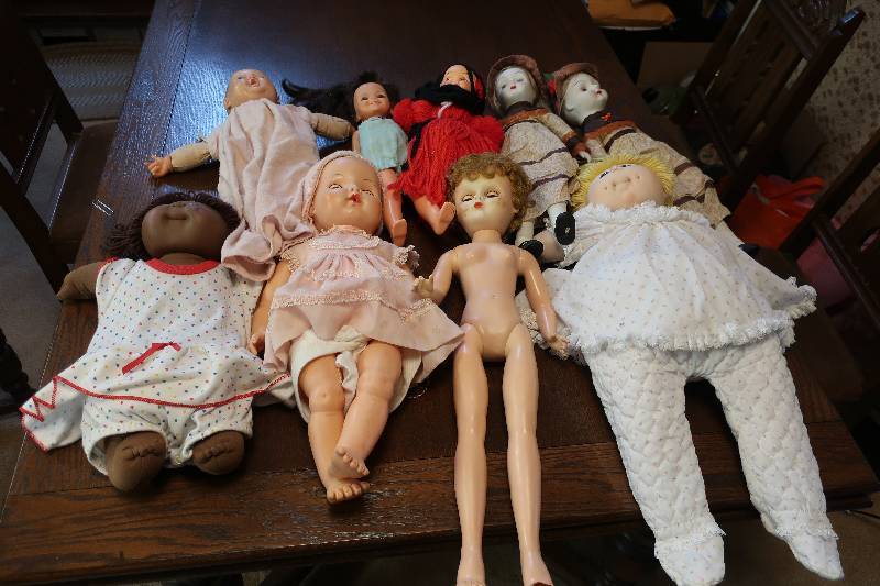 LOT OF OLDER DOLLS