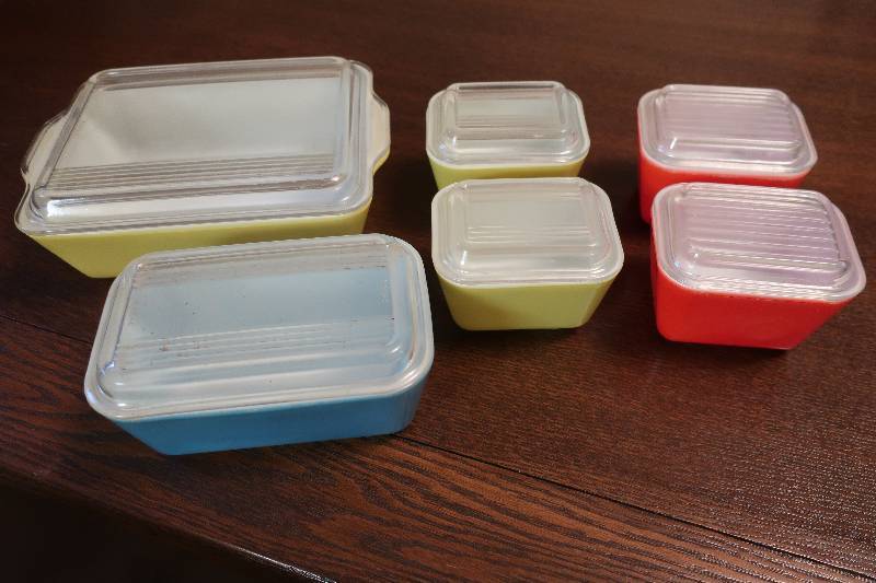 PYREX BAKING DISHES WITH LIDS