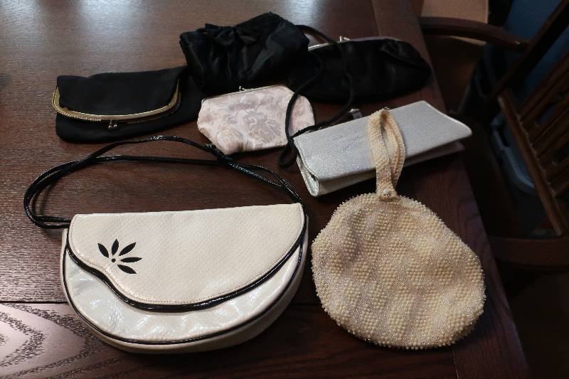 VINTAGE HANDBAGS AND PURSES