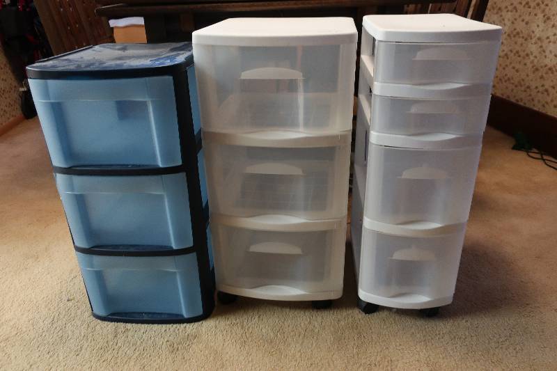 THREE PLASTIC STORAGE DRAWER CADDIES