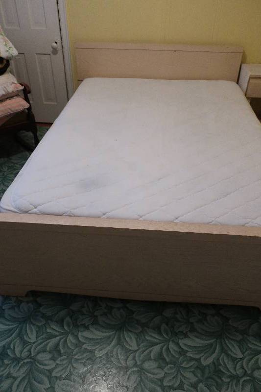 BED HEAD BOARD, FOOTBOARD AND SIDE RAILS