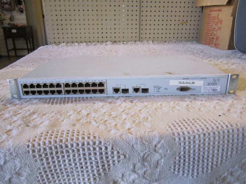 lot 6 image: 3com Switch 3226 3CR1750 0-91 Super...