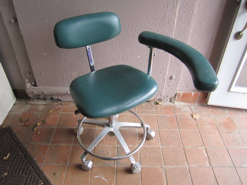 lot 33 image: Adjustable Rolling Dentist Chair ...
