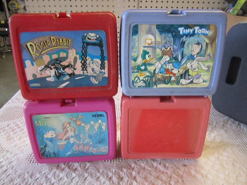 lot 47 image: Lot of 4 Lunch Boxes 1 with Thermos...