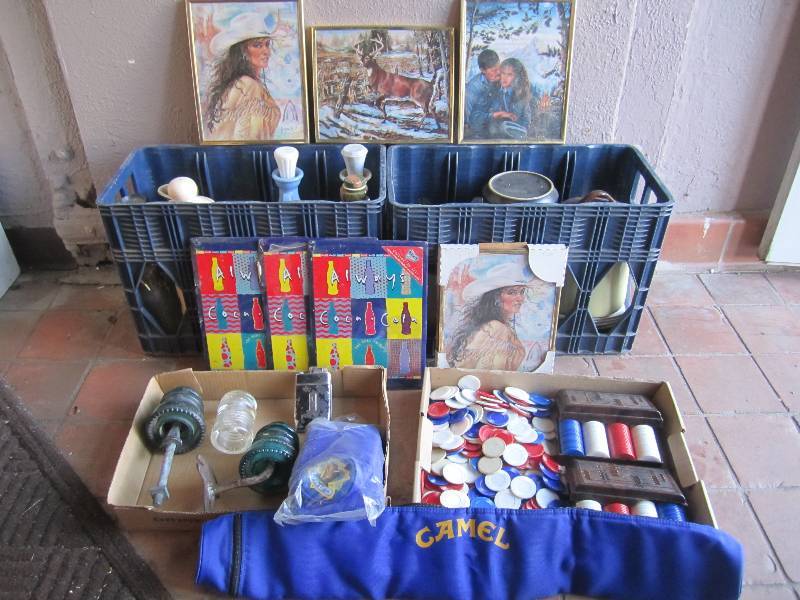 lot 61 image: Lot of Misc Collectibles Vintage an...