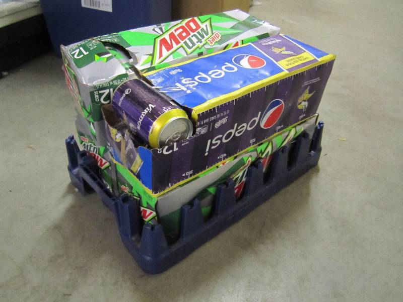 lot 158 image: Lot of 4 - 12 Packs 3 Diet Mt Dew (...