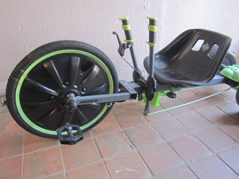 lot 202 image: Huffy Green Machine Seems to work a...