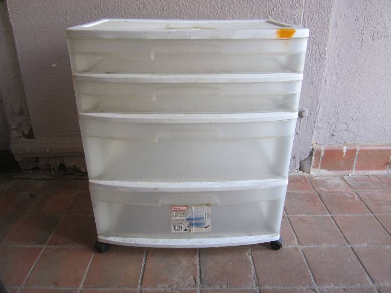 lot 203 image: Sterilite 4 Drawer Cart 15.25 x 21...
