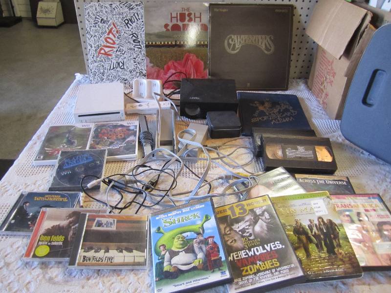 lot 212 image: Lot of Misc. Wii Gaming System Game...